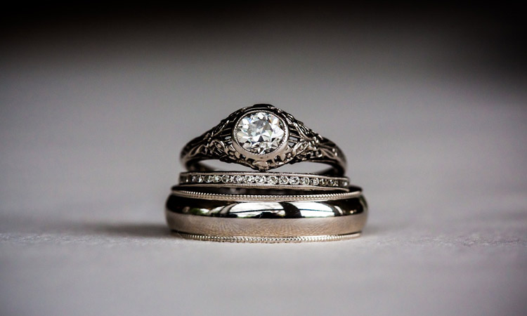 Tips for Buying Men’s Wedding Bands