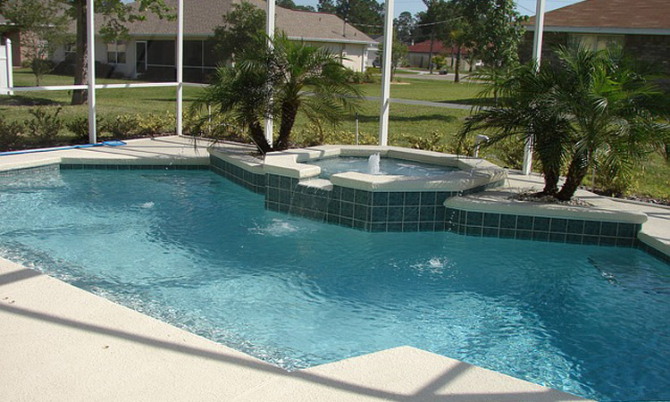 4 Tips for Hiring Pool Repair Services